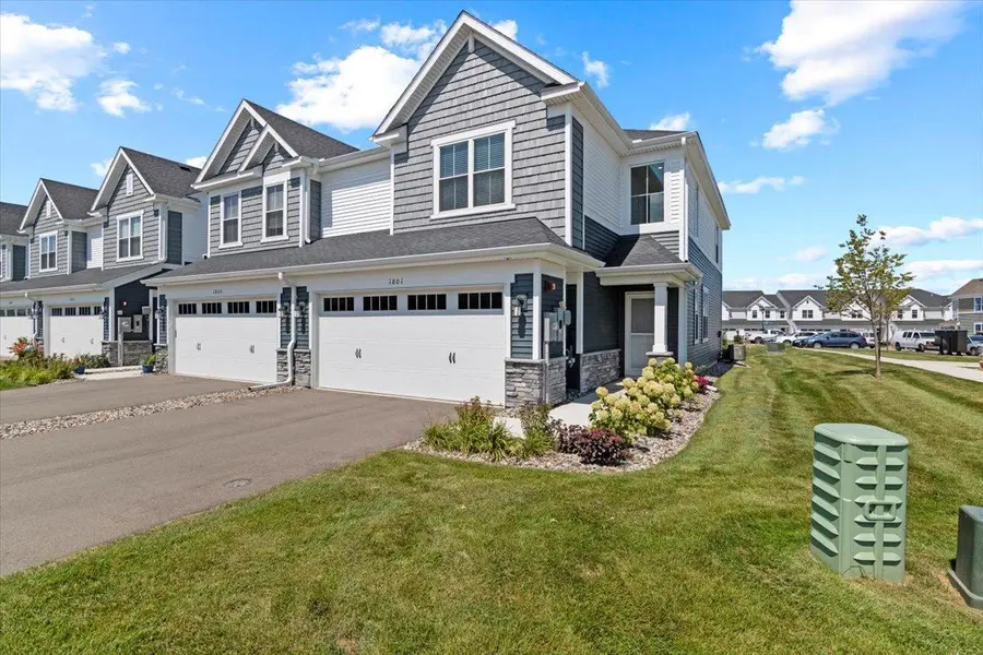 1801 Arbor LN, Carver, MN 55315