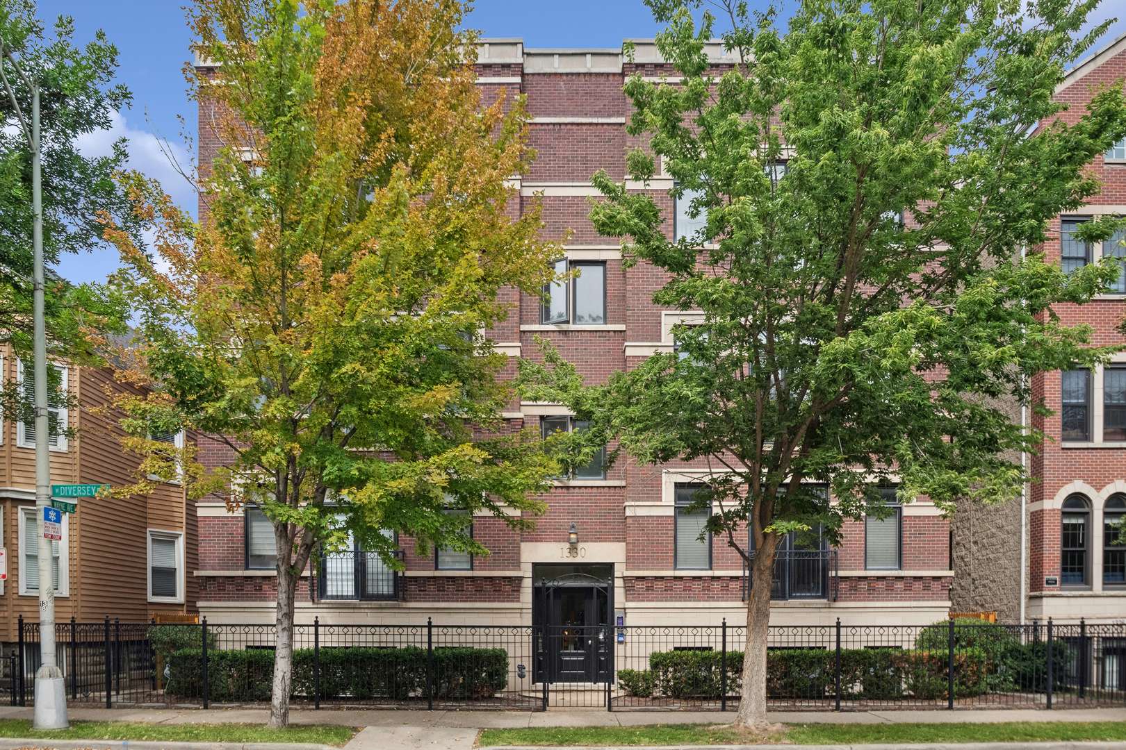 1330 W Diversey Pkwy #1W, Chicago, IL 60614