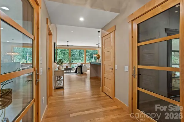36 Ravenwood DR, Fletcher, NC 28732