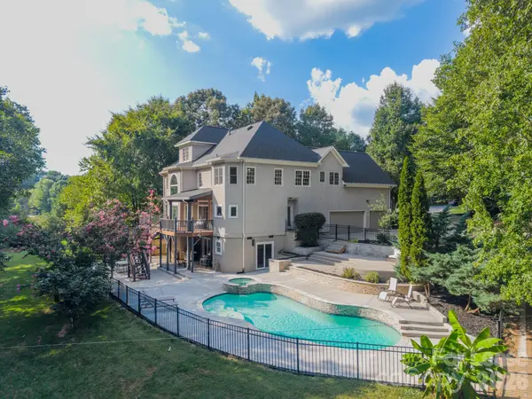 2006 Sandy Pond LN, Waxhaw, NC 28173