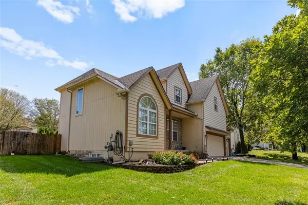 8375 Timber Trails DR, De Soto, KS 66018