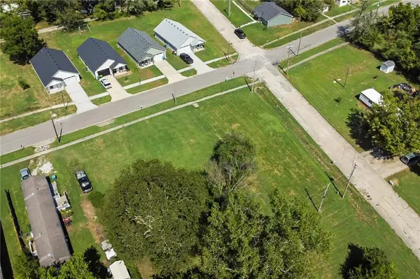 905 Chestnut ST, Osawatomie, KS 66064