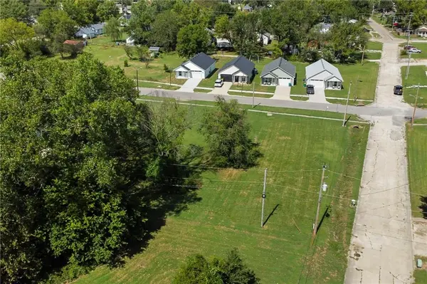 905 Chestnut ST, Osawatomie, KS 66064