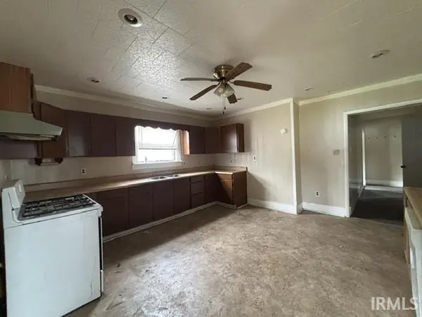 200 N Center ST, Francisco, IN 47649-9720