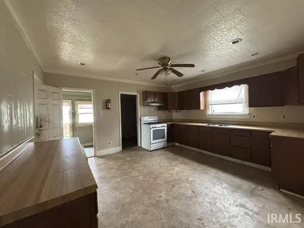200 N Center ST, Francisco, IN 47649-9720