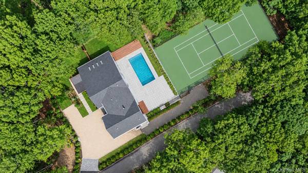 1768 Majors PATH, Southampton, NY 11968