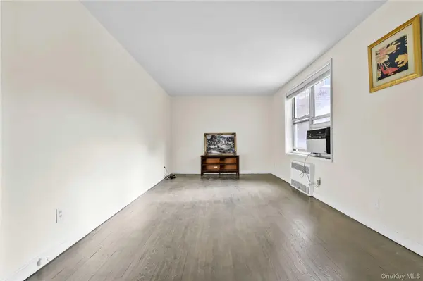 27-10 Parsons BLVD #2F, Flushing, NY 11354