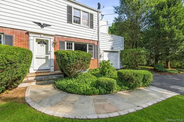 999 Knollwood RD, White Plains, NY 10603