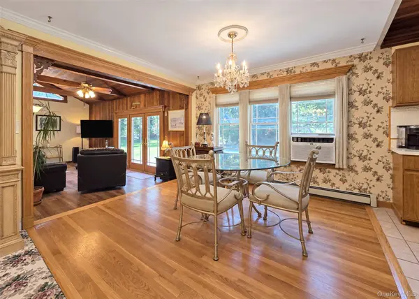 124 Ridge RD, Ridge, NY 11961