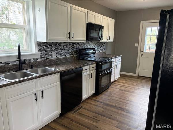 105 Springfield RD, Owensville, MO 65066