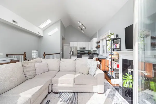 2930 N Damen AVE #3, Chicago, IL 60618