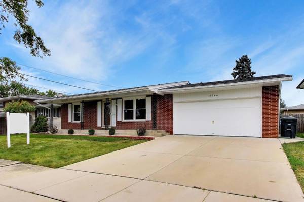 19246 Oakwood AVE, Lansing, IL 60438