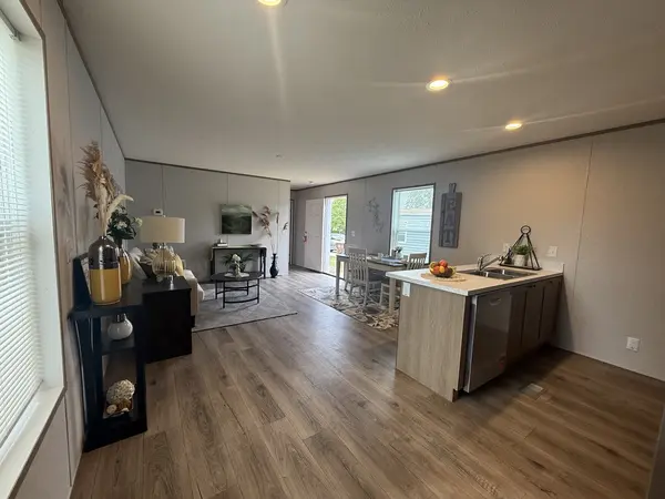 75 Candlegate CIR, Matteson, IL 60443