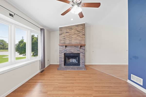 1818 N Sheridan RD, Waukegan, IL 60087