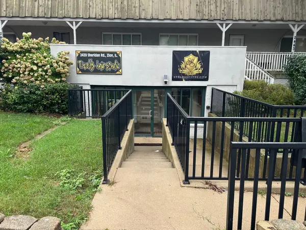 2445 Sheridan RD, Zion, IL 60099