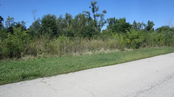 Lot 1, 2, 3, 4 & 5 Nantucket DR, Darien, IL 60561