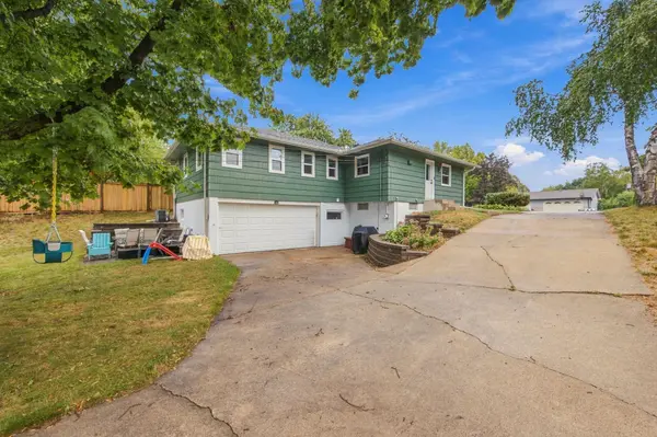 2102 Opal DR, Eagan, MN 55122