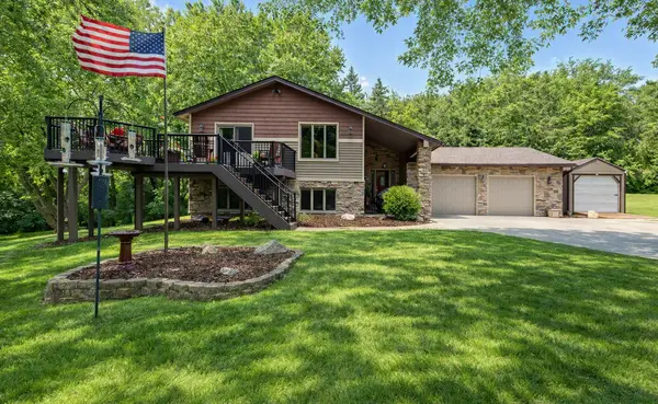 22710 Pinto LN, Lakeville, MN 55044