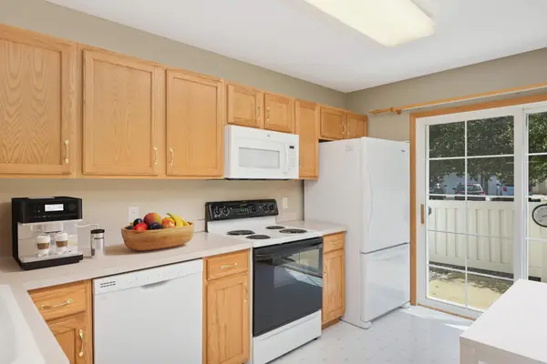 6407 158th ST W #109, Apple Valley, MN 55124