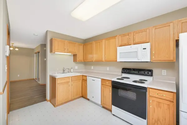 6407 158th ST W #109, Apple Valley, MN 55124