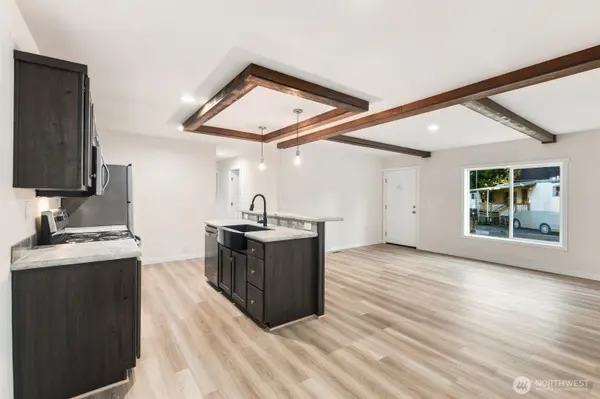 1540 Maple LN S #33, Kent, WA 98030