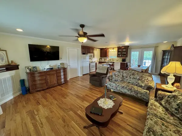 1070 Brown Prater Rd, Mcminnville, TN 37110