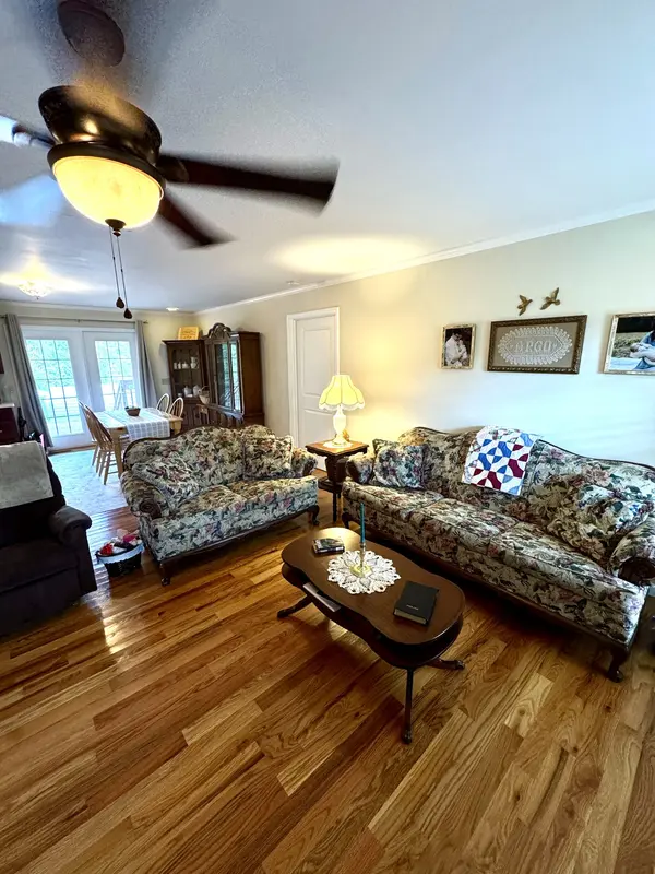 1070 Brown Prater Rd, Mcminnville, TN 37110
