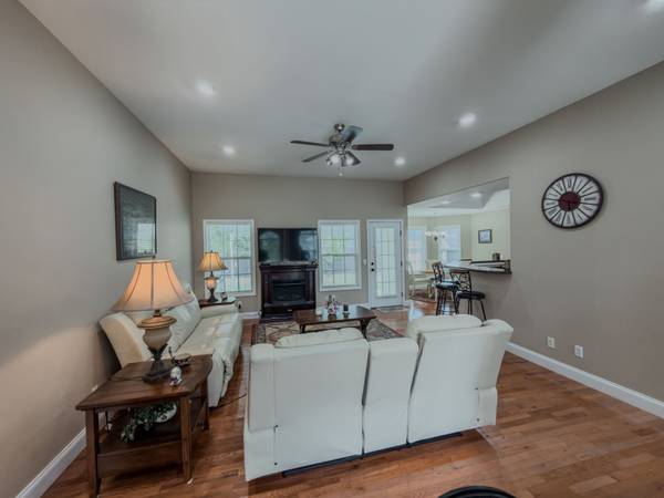 2169 Iris Ln, Rickman, TN 38580