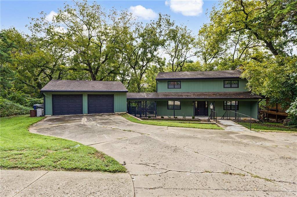 2729 Stratford RD, Lawrence, KS 66049