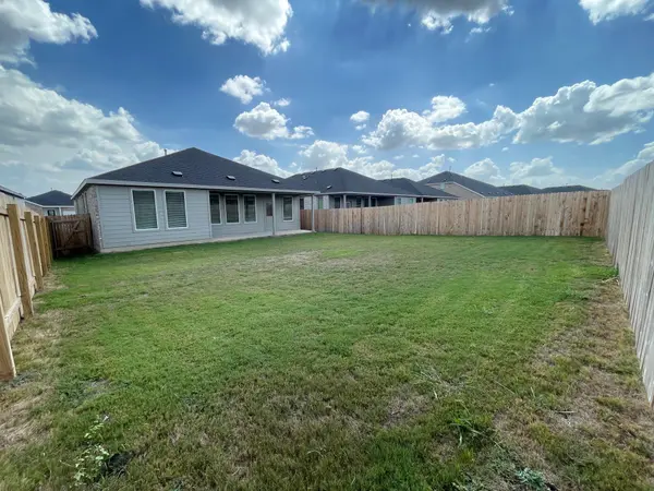 196 Seabreeze ST, Kyle, TX 78640