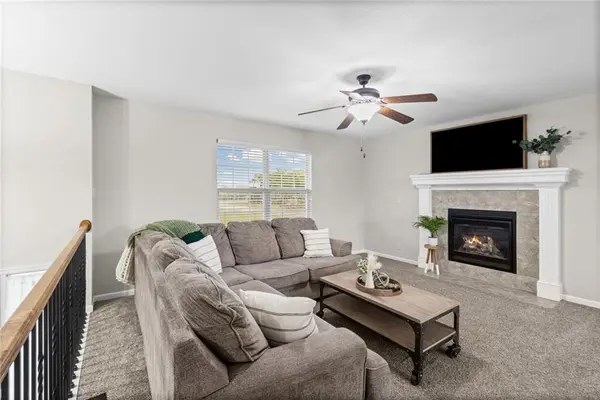 19304 Switchgrass CT, Smithville, MO 64089