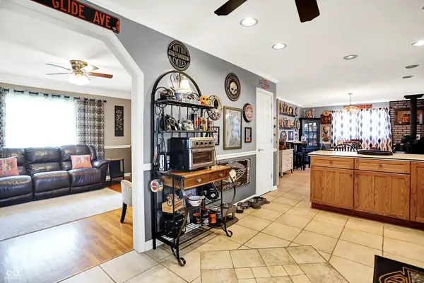 2907 Jay Dee LN, Greenwood, IN 46143