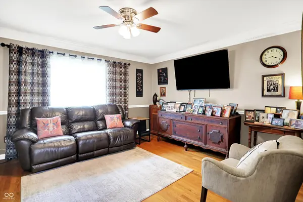 2907 Jay Dee LN, Greenwood, IN 46143