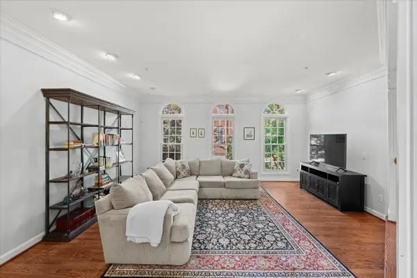 272 Murtha ST, Alexandria, VA 22304