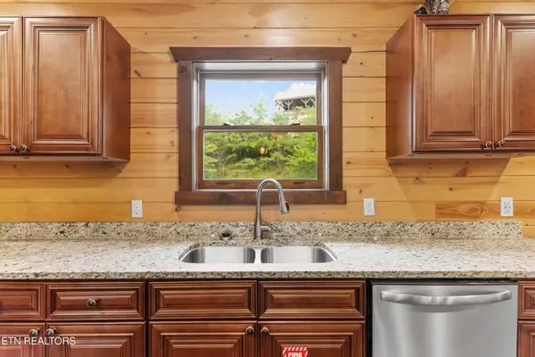 2822 Owens Ridge Way, Sevierville, TN 37876