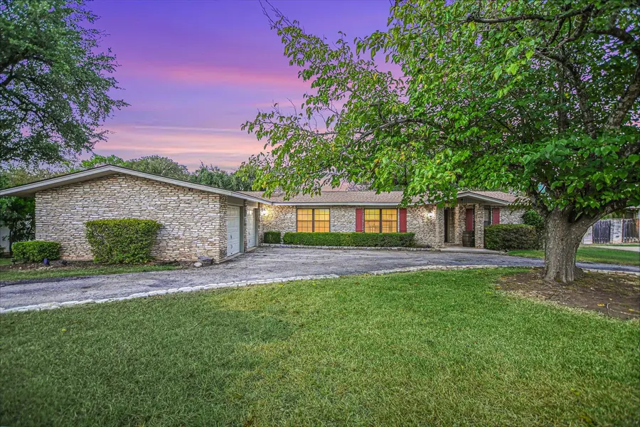 1004 Biscayne CV SW, Lakeway, TX 78734
