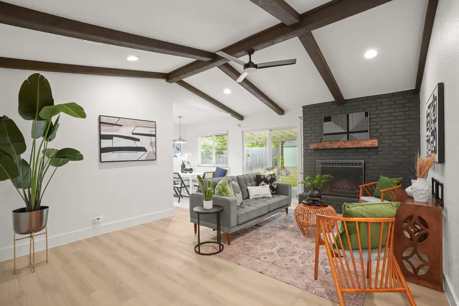 1014 Hillside Oaks DR, Austin, TX 78745