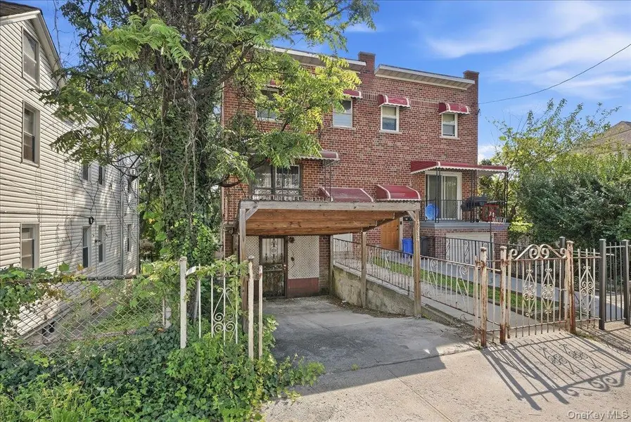 4814 Murdock AVE, Bronx, NY 10470