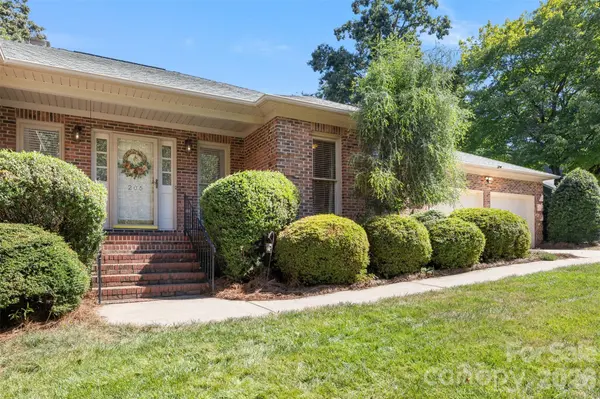 206 Woodridge DR, Belmont, NC 28012