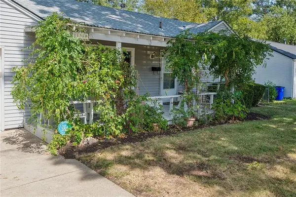 11318 W 66th TER, Shawnee, KS 66203