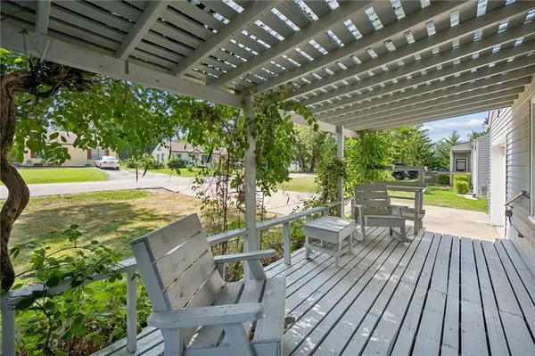 11318 W 66th TER, Shawnee, KS 66203