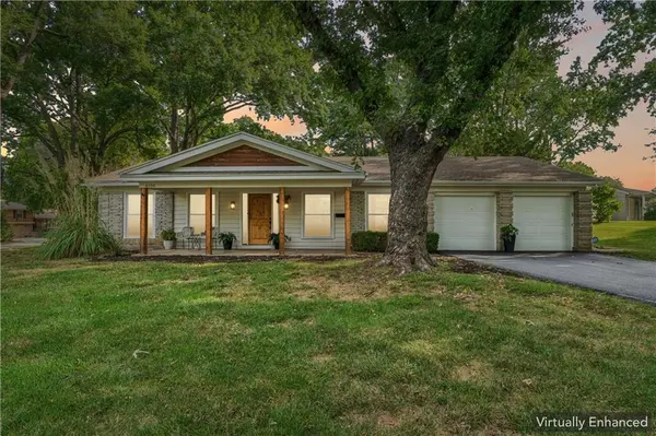 6100 W 88th ST, Overland Park, KS 66207