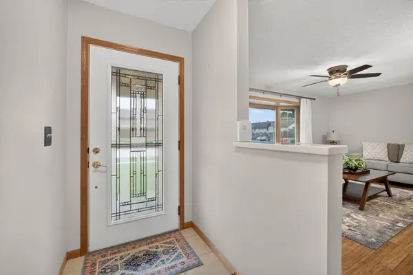 3002 29th ST, Bettendorf, IA 52722