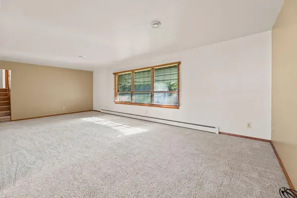 2807 Edgewood DR N, Fargo, ND 58102