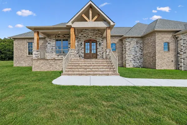 106 Chandelle Dr, Tullahoma, TN 37388