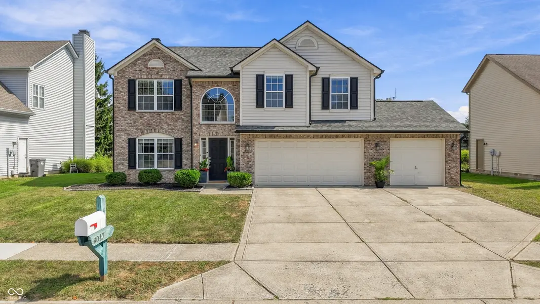 8017 Branch Creek DR, Indianapolis, IN 46268