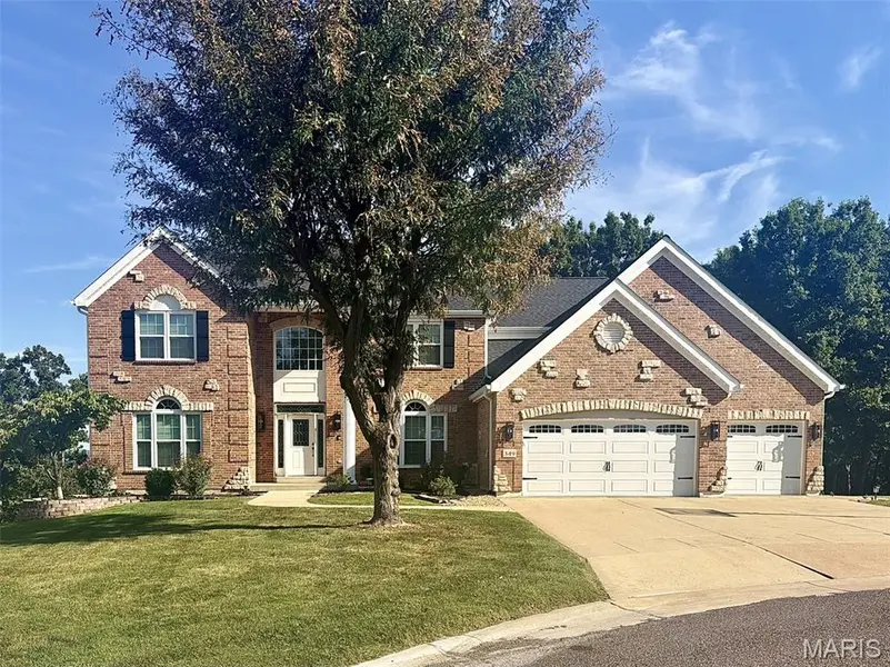 349 Greycliff Bluff DR, St Louis, MO 63129