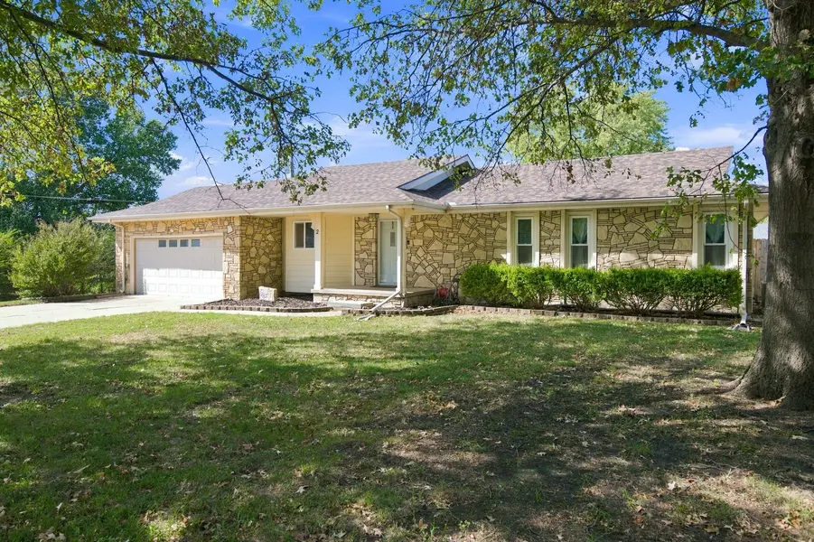 2 E Frontier Ln, Rose Hill, KS 67133-9445