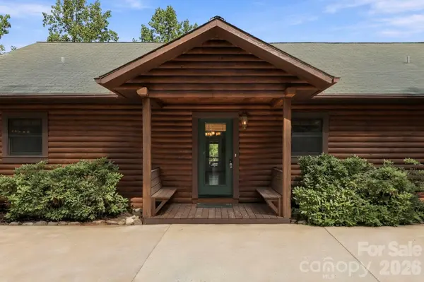 134 Raleigh DR, Lake Lure, NC 28746