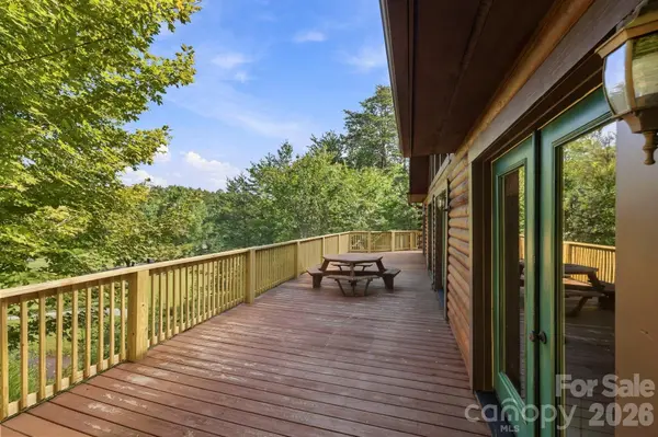 134 Raleigh DR, Lake Lure, NC 28746